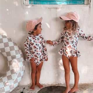 LEN SWIMWEAR logo