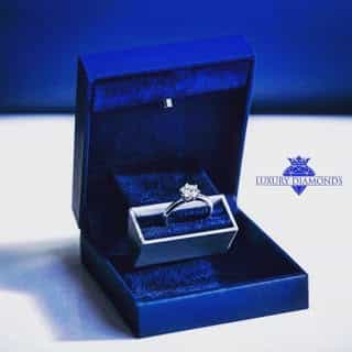 Luxury Diamonds logo