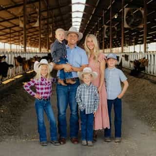 Royal Family Farms logo