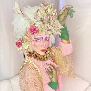HausOfDeVille logo