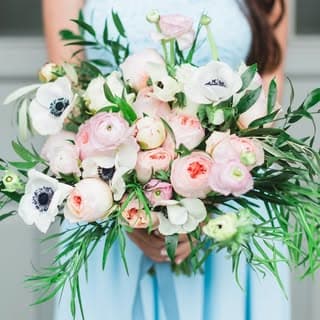 Earthy Elegance Florals logo