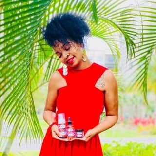 Red Rose Naturals logo