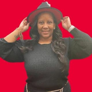 She's Royalty Couture logo