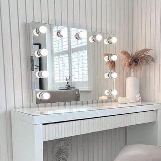 hollywood mirrors logo